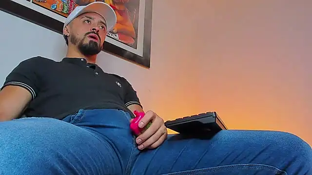 Snapshot of MAXIMUS_MASTE3 chatting on 09-21-25, 08:43 MAXIMUS MASTE3 online show from 09-21-25, 08:43