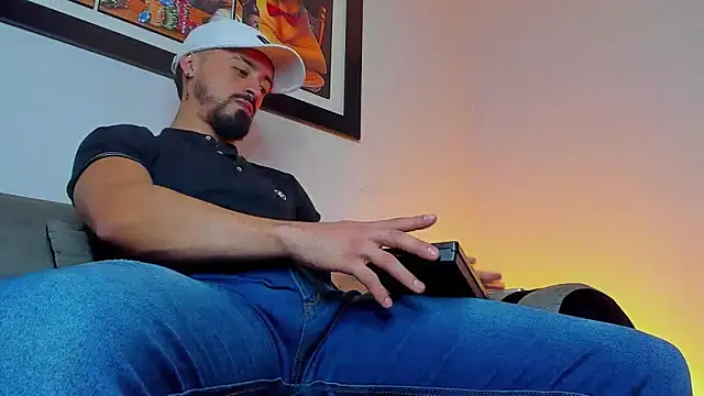 Snapshot of MAXIMUS_MASTE3 chatting on 09-22-25, 08:55 MAXIMUS MASTE3 online show from 09-22-25, 08:55