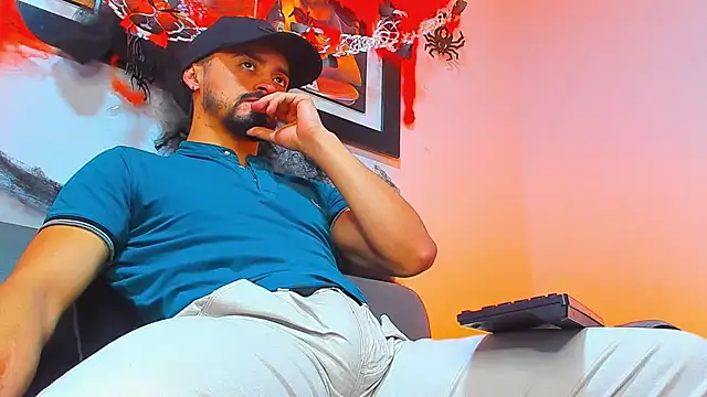 Snapshot of MAXIMUS_MASTE3 chatting on 10-10-25, 09:14 MAXIMUS MASTE3 online show from 10-10-25, 09:14