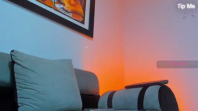 Snapshot of MAXIMUS_MASTE3 chatting on 10-22-25, 09:58 MAXIMUS MASTE3 online show from 10-22-25, 09:58