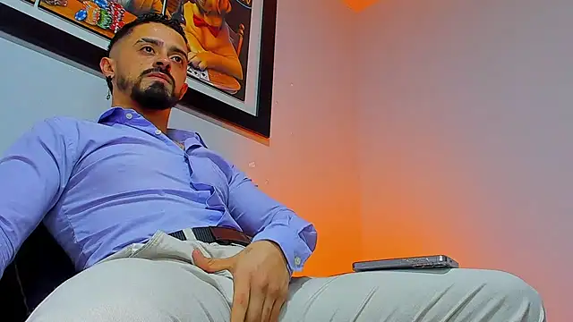 Snapshot of MAXIMUS_MASTE3 chatting on 10-23-25, 08:29 MAXIMUS MASTE3 online show from 10-23-25, 08:29