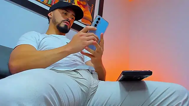 Snapshot of MAXIMUS_MASTE3 chatting on 11-01-25, 08:44 MAXIMUS MASTE3 online show from 11-01-25, 08:44