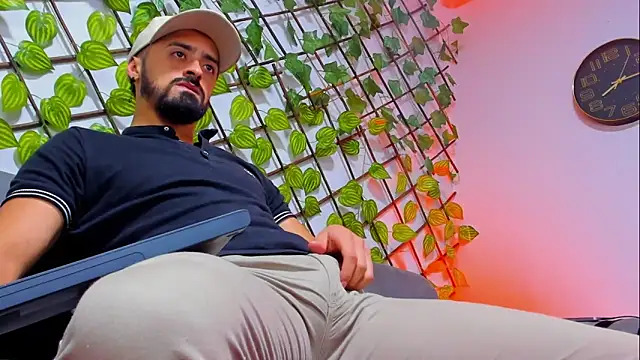 Snapshot of MAXIMUS_MASTE3 chatting on 02-06-26, 08:01 MAXIMUS MASTE3 online show from 02-06-26, 08:01