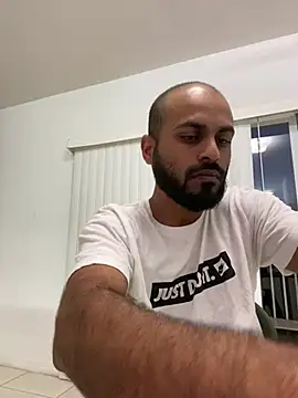 Snapshot of islandvybee55 chatting on 01-31-25, 11:35 islandvybee55 online show from 01-31-25, 11:35