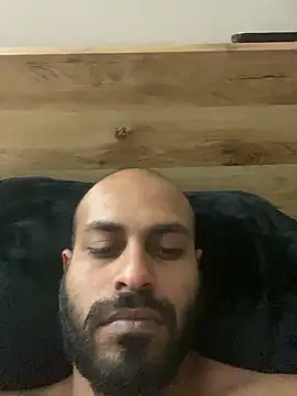 islandvybee55 online show from 04-21-26, 04:12