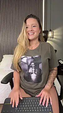 MiaPetit  online show from 02-19-26, 07:54