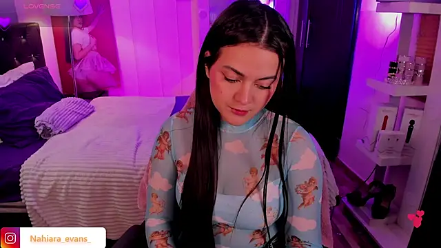 Snapshot of NahiaraEvans_ chatting on 10-10-25, 05:39 NahiaraEvans online show from 10-10-25, 05:39