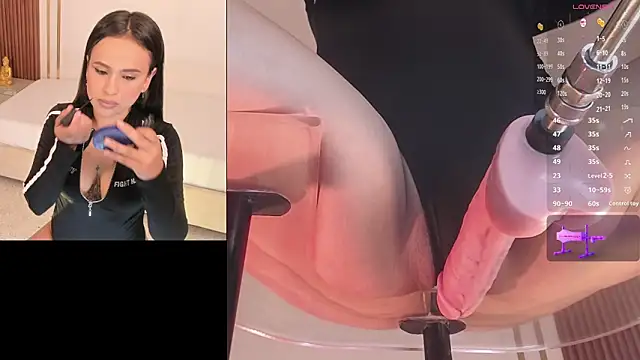 Snapshot of CookiesAndBoots chatting on 10-15-25, 05:40 CookiesAndBoots online show from 10-15-25, 05:40