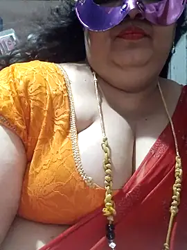 Snapshot of tamilthanushri chatting on 04-17-26, 06:44 tamilthanushri online show from 04-17-26, 06:44