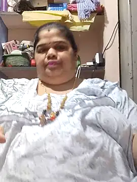 Snapshot of tamilthanushri chatting on 04-27-26, 08:34 tamilthanushri online show from 04-27-26, 08:34