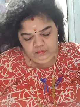 Snapshot of tamilthanushri chatting on 04-28-26, 11:04 tamilthanushri online show from 04-28-26, 11:04