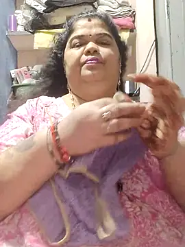 Snapshot of tamilthanushri chatting on 05-03-26, 06:41 tamilthanushri online show from 05-03-26, 06:41