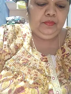 Snapshot of tamilthanushri chatting on 05-12-26, 08:00 tamilthanushri online show from 05-12-26, 08:00