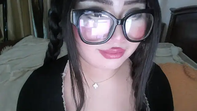 Snapshot of cutie_sakura chatting on 03-01-25, 04:44 cutie sakura online show from 03-01-25, 04:44