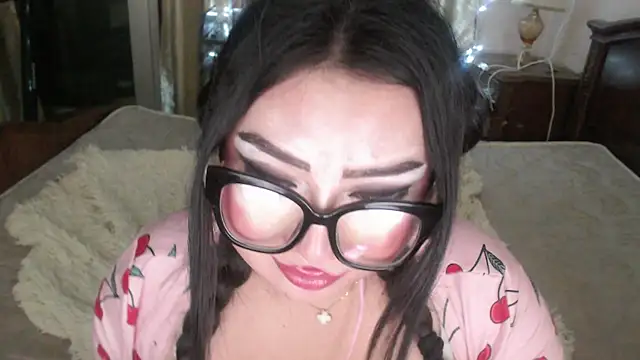 Snapshot of cutie_sakura chatting on 03-09-25, 05:17 cutie sakura online show from 03-09-25, 05:17