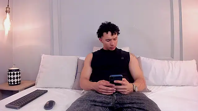 Dominick star online show from 12-20-25, 06:42