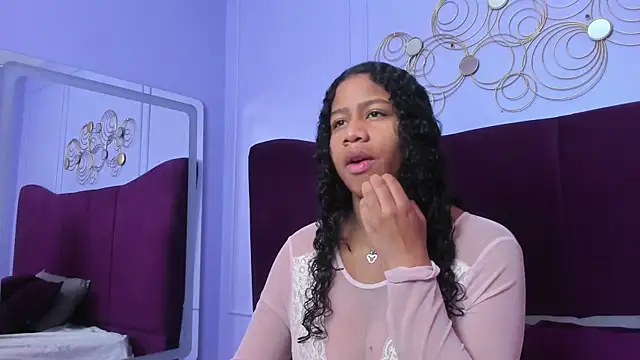 Snapshot of Sofi_Fox_ chatting on 02-13-25, 11:39 Sofi Fox online show from 02-13-25, 11:39