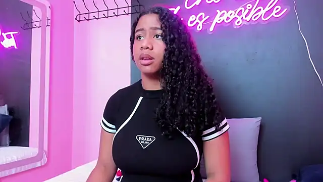 Snapshot of Sofi_Fox_ chatting on 03-05-25, 04:02 Sofi Fox online show from 03-05-25, 04:02