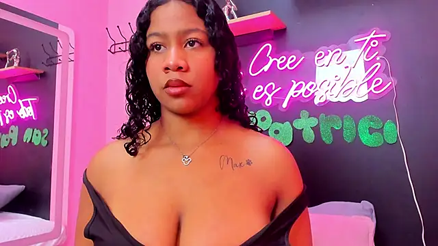 Snapshot of Sofi_Fox_ chatting on 03-18-25, 01:20 Sofi Fox online show from 03-18-25, 01:20