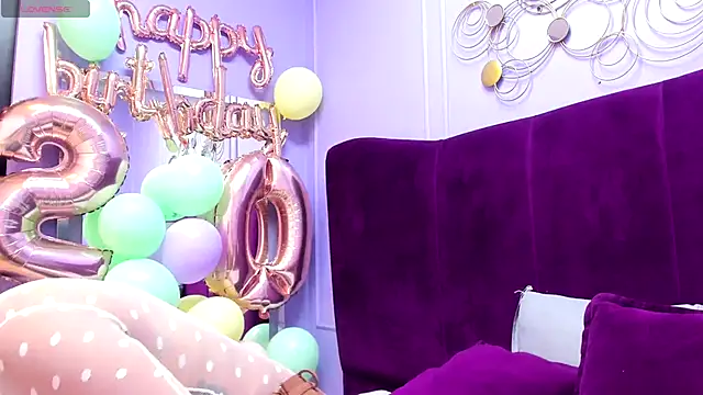 Snapshot of Sofi_Fox_ chatting on 09-23-25, 01:25 Sofi Fox online show from 09-23-25, 01:25