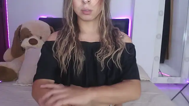 Snapshot of Sofieevans_ chatting on 02-18-25, 09:31 Sofieevans online show from 02-18-25, 09:31