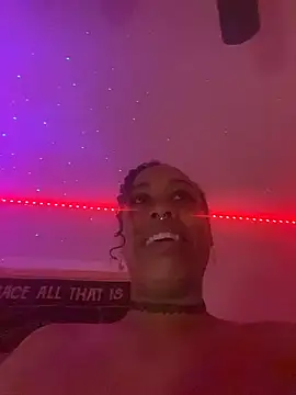 loveluna8 online show from 12-20-25, 10:44