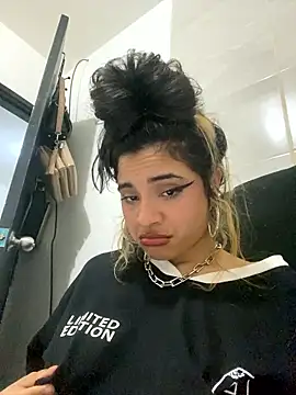 Snapshot of mysteriousgirl20 chatting on 01-12-26, 08:58 mysteriousgirl20 online show from 01-12-26, 08:58