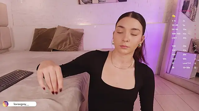 lexiee grey  online show from 03-05-25, 12:44