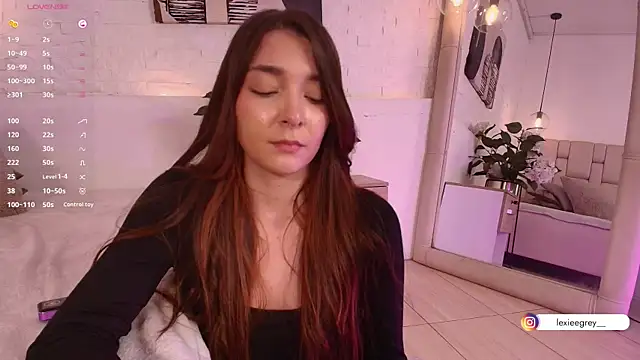 lexiee grey  online show from 03-21-25, 03:46
