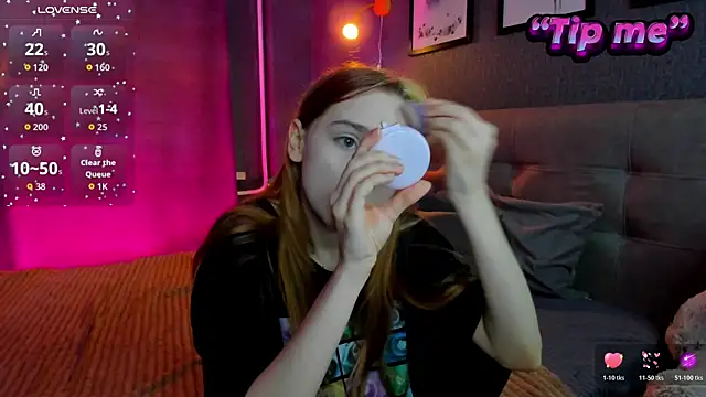 Snapshot of Lesi_Moonie01 chatting on 10-24-25, 08:00 Lesi Moonie01 online show from 10-24-25, 08:00