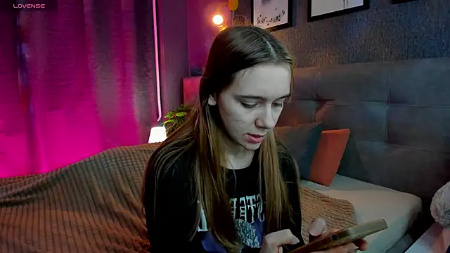 Snapshot of Lesi_Moonie01 chatting on 11-27-25, 09:00 Lesi Moonie01 online show from 11-27-25, 09:00