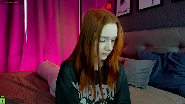 Lesi Moonie01 online show from 03-29-26, 09:31