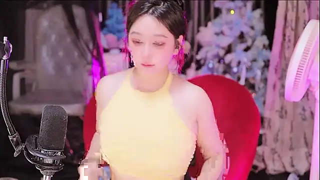 Snapshot of Missy_Nana21 chatting on 09-30-25, 01:38 Missy Nana21 online show from 09-30-25, 01:38