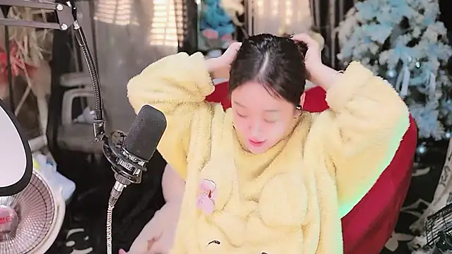 Snapshot of Missy_Nana21 chatting on 11-08-25, 04:18 Missy Nana21 online show from 11-08-25, 04:18