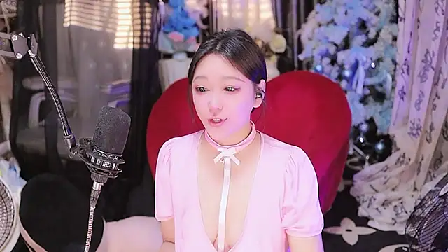 Snapshot of Missy_Nana21 chatting on 11-17-25, 04:13 Missy Nana21 online show from 11-17-25, 04:13