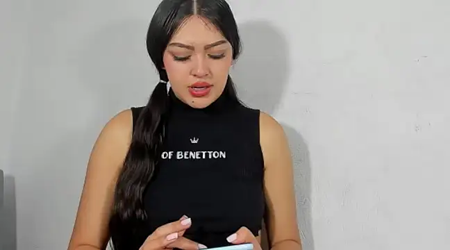 Sweet-Sophiee online show from 01-10-25, 06:17