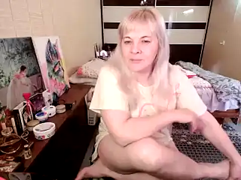 Snapshot of Lia_Laguna77 chatting on 05-18-26, 04:13 Lia Laguna77 online show from 05-18-26, 04:13