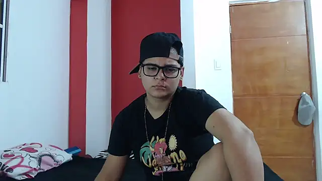 Snapshot of SHARLOTTE_MORGAN chatting on 03-14-25, 12:32 SHARLOTTE MORGAN online show from 03-14-25, 12:32