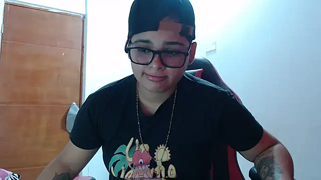 Snapshot of SHARLOTTE_MORGAN chatting on 03-19-25, 05:50 SHARLOTTE MORGAN online show from 03-19-25, 05:50