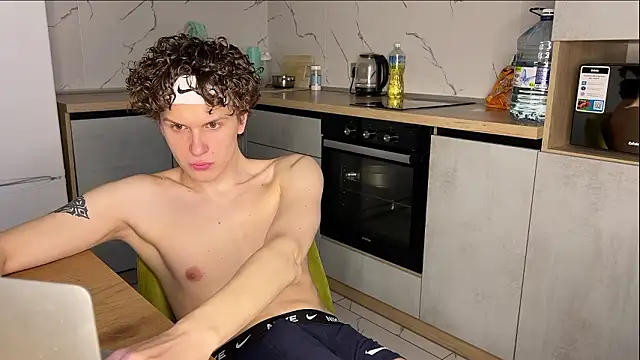 Snapshot of alyx_garden chatting on 03-02-26, 01:40 alyx garden online show from 03-02-26, 01:40