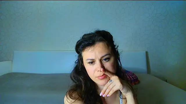 LeggyLover90 online show from 05-20-26, 02:56