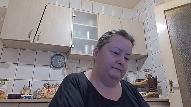 Snapshot of melissaBlessing chatting on 09-28-25, 02:06 melissaBlessing online show from 09-28-25, 02:06