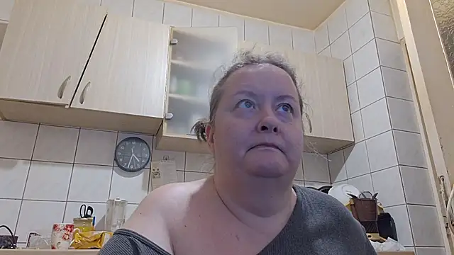 Snapshot of melissaBlessing chatting on 12-15-25, 02:27 melissaBlessing online show from 12-15-25, 02:27