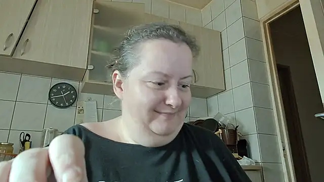 Snapshot of melissaBlessing chatting on 12-16-25, 11:37 melissaBlessing online show from 12-16-25, 11:37