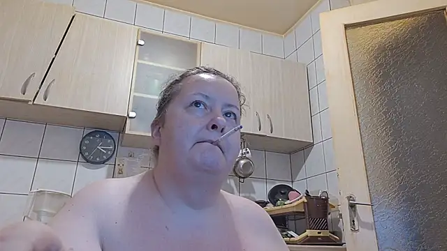 Snapshot of melissaBlessing chatting on 06-14-26, 01:14 melissaBlessing online show from 06-14-26, 01:14