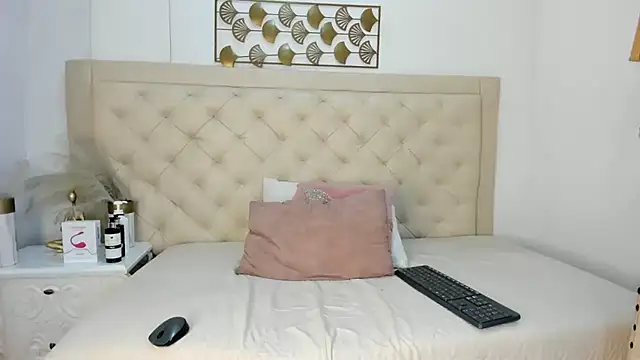  chloe adams online show from 02-25-25, 11:41