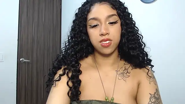 Snapshot of barbara_falcons chatting on 05-03-26, 06:52 barbara falcons online show from 05-03-26, 06:52
