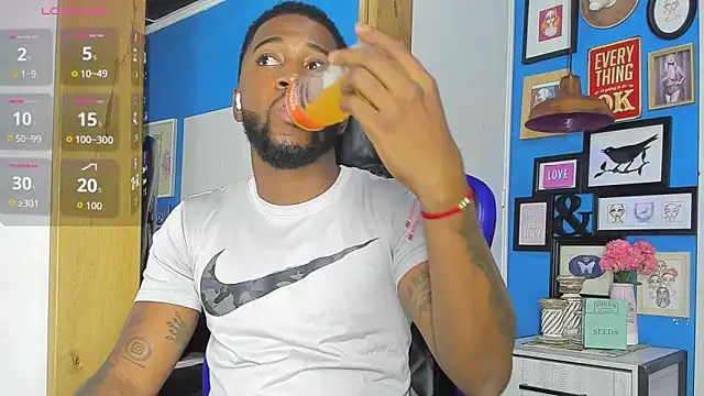 Drake Nassir4 online show from 10-21-25, 08:53