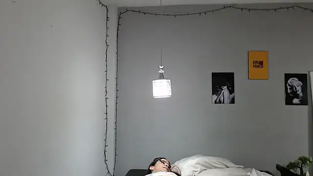 Snapshot of Kimandyuk chatting on 01-13-25, 07:21 Kimandyuk online show from 01-13-25, 07:21