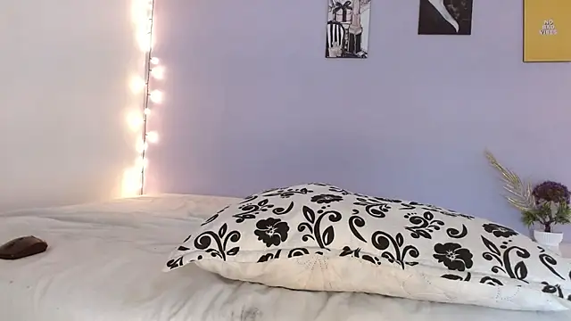 Snapshot of Kimandyuk chatting on 01-23-25, 01:51 Kimandyuk online show from 01-23-25, 01:51